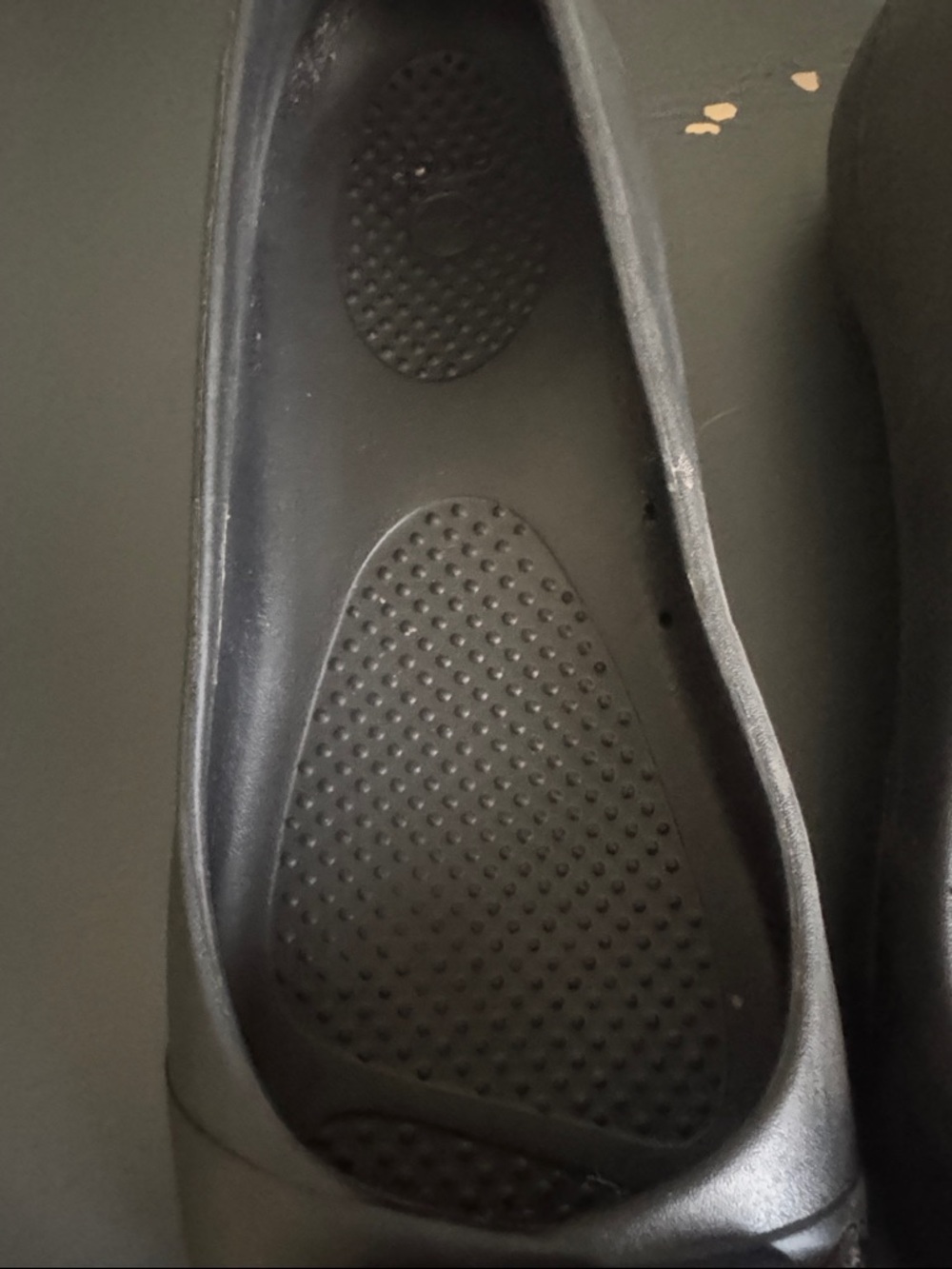 Crocs Women’s Black Chain‑Accent Ballet Flats – Size 9W (Used) - Picture 9 of 12